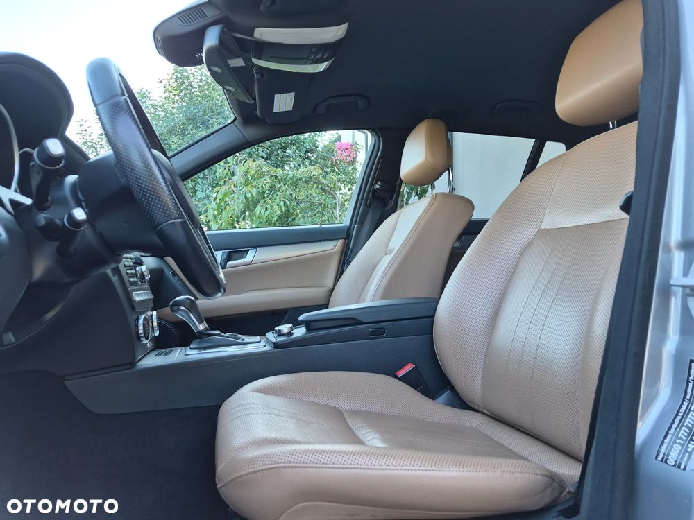 Mercedes-Benz Klasa C 300 CDI BlueEff 4-Matic Avantgarde - 10