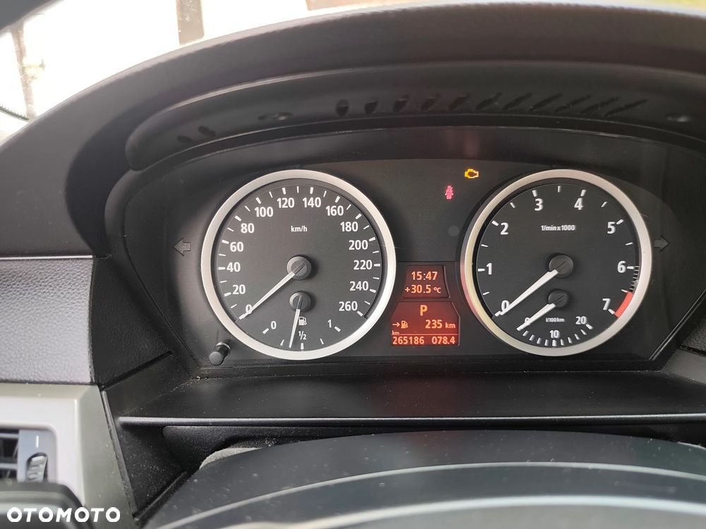 BMW Seria 5 523i - 2
