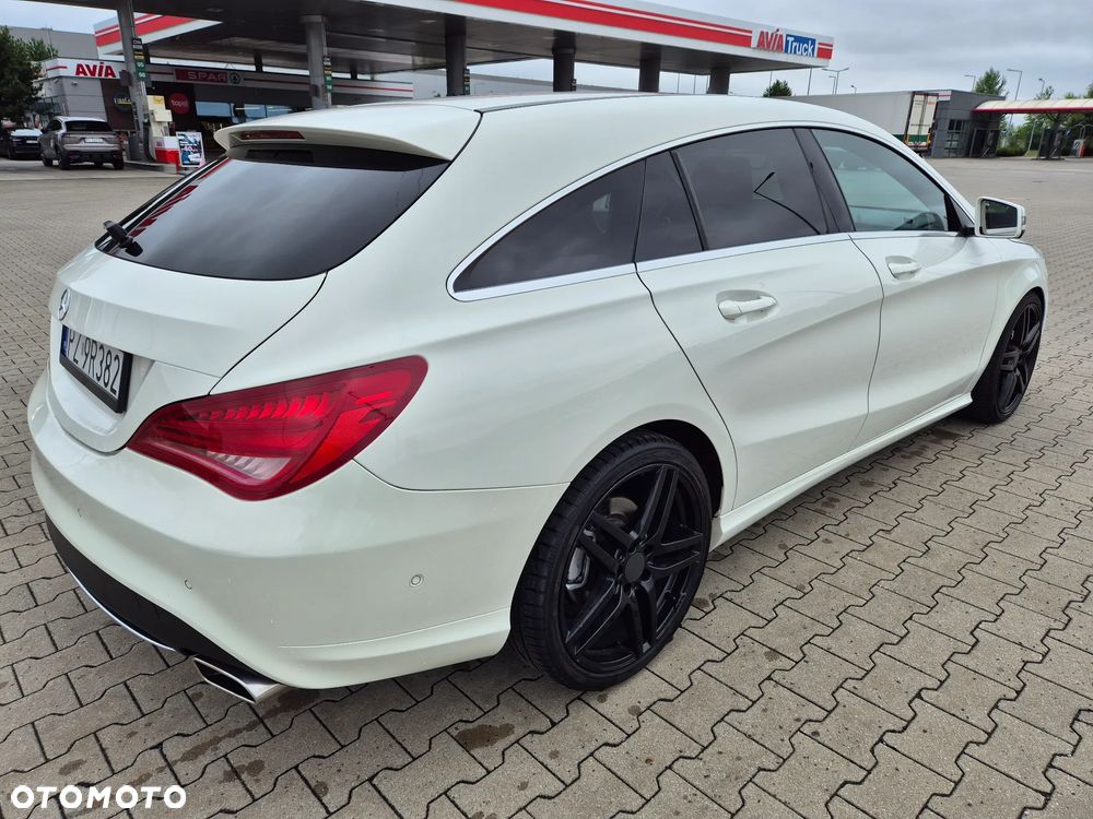Mercedes-Benz CLA 180 7G-DCT - 3