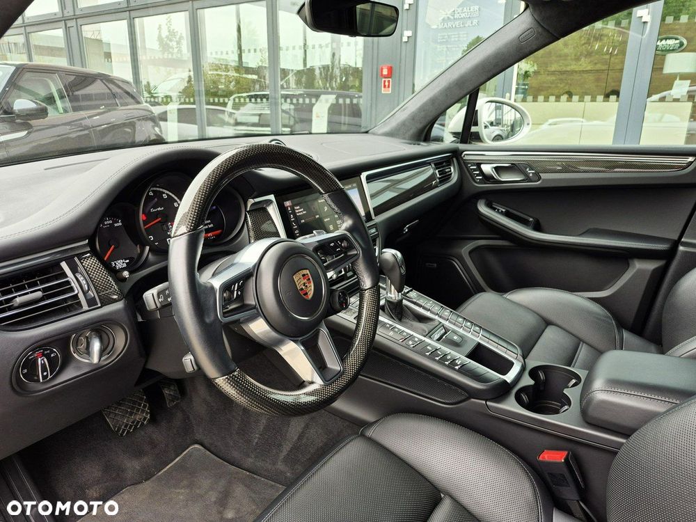 Porsche Macan Turbo - 23