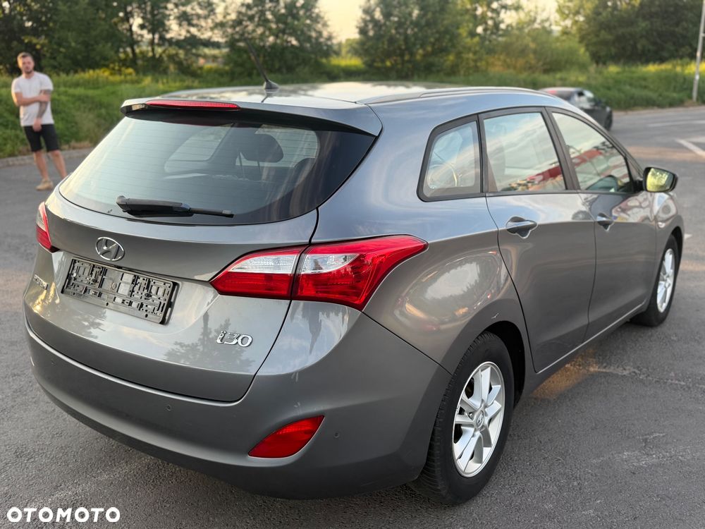 Hyundai i30 1.4 Comfort EU5 - 11