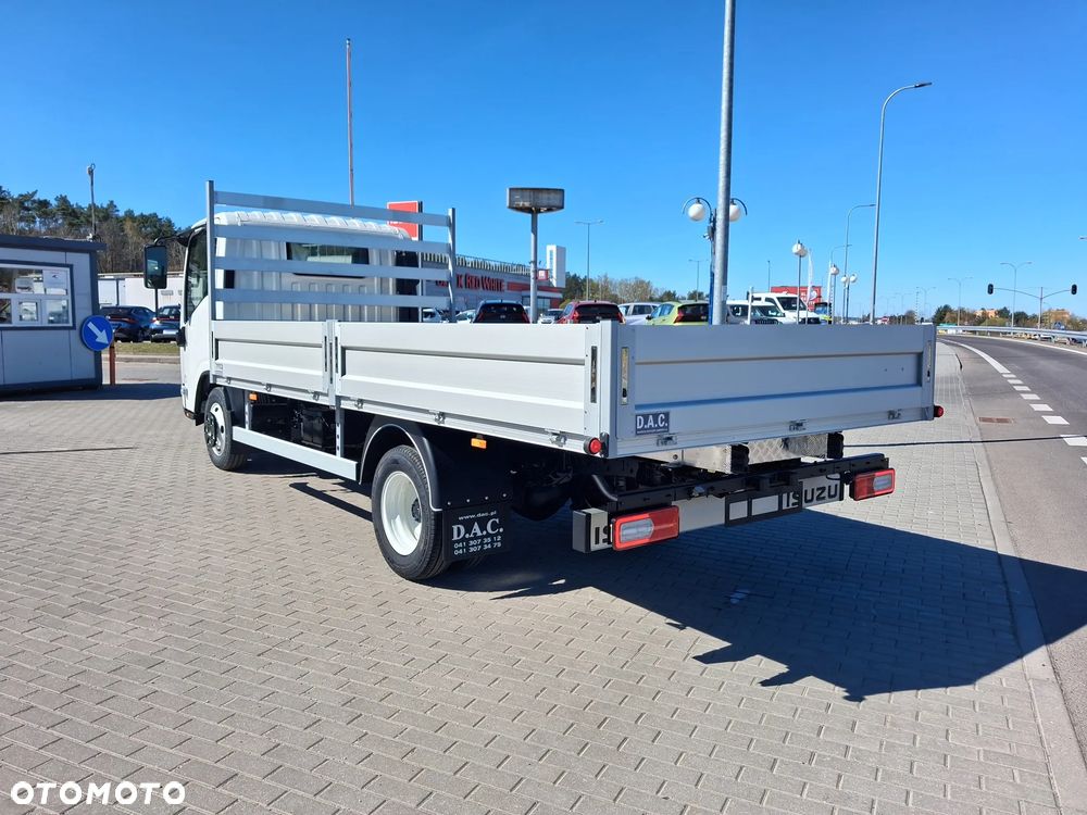 Isuzu M27 skrzynia otwarta 4.5m - 8