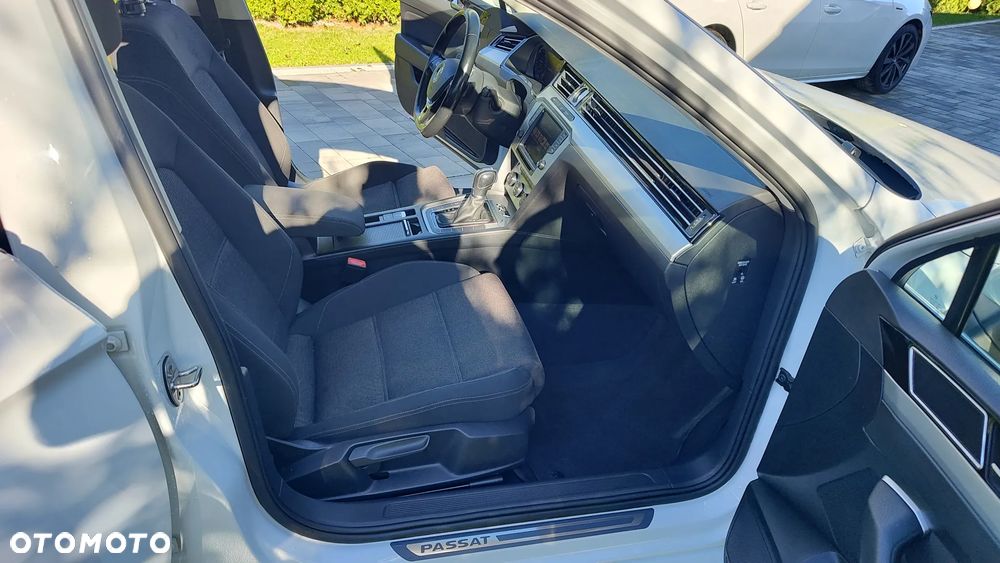 Volkswagen Passat - 18