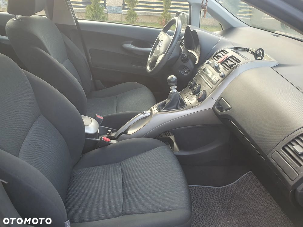 Toyota Auris - 2