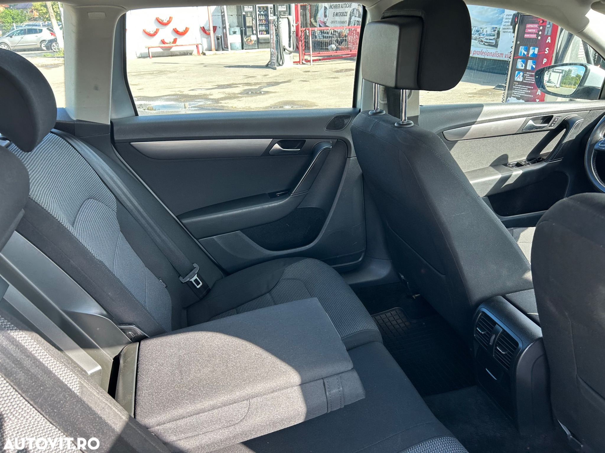 Volkswagen Passat Variant 2.0 Blue TDI DSG SCR Comfortline - 30