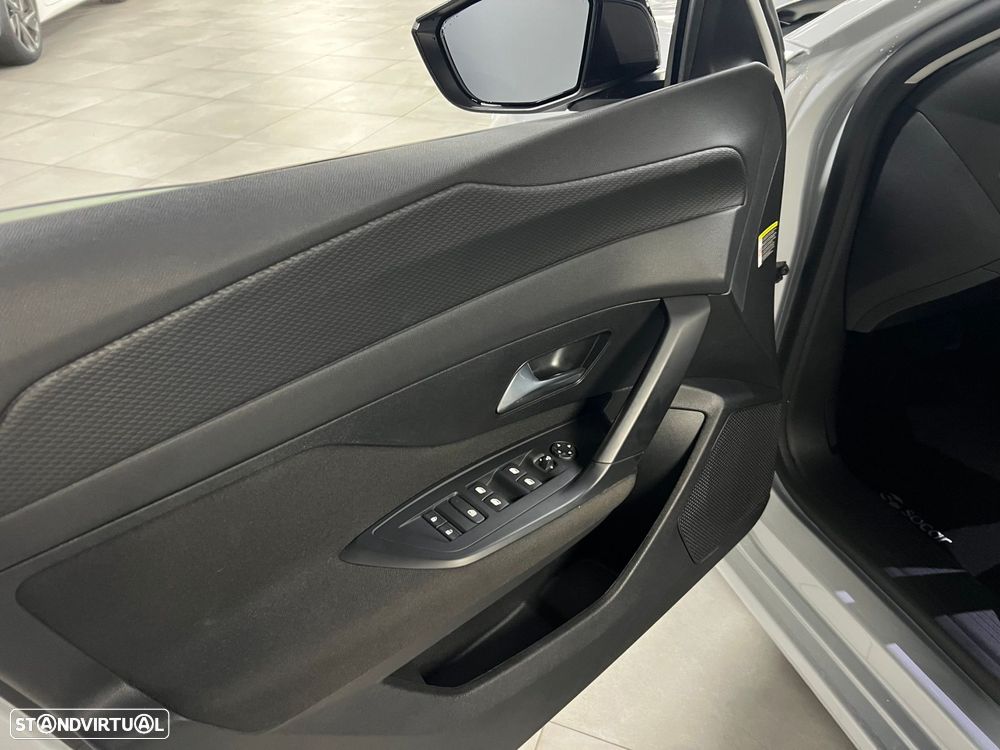 Peugeot 308 1.2 Hybrid Style e-DCS6 - 26