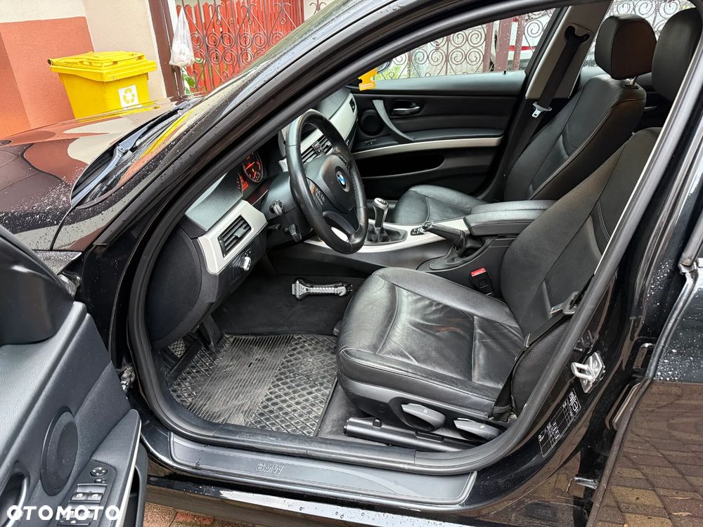 BMW Seria 3 320d DPF Efficient Dynamics Edition - 7