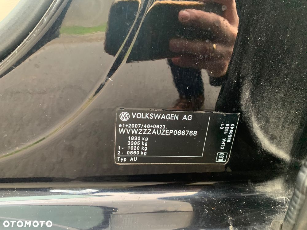 Volkswagen Golf 1.6 TDI DPF DSG Highline - 30