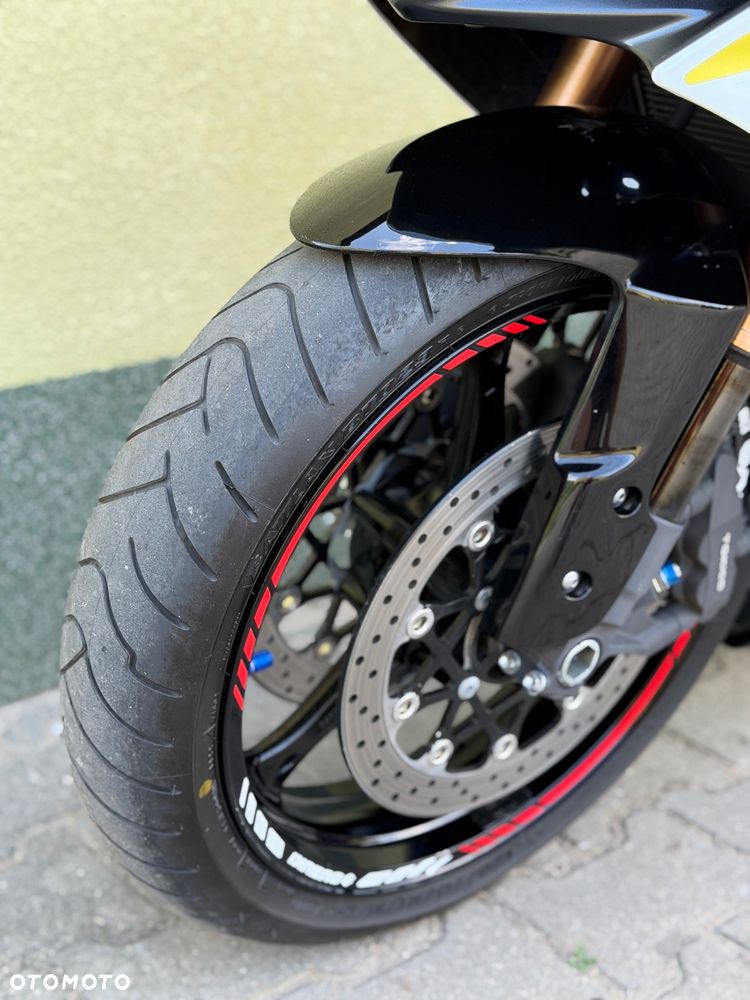 Suzuki GSX-R - 30
