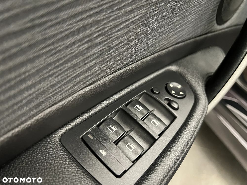 BMW Seria 1 118d DPF Edition Lifestyle - 27