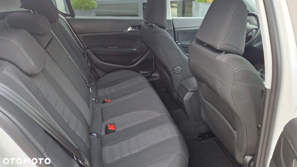 Peugeot 308 ver-1-6-bluehdi-allure-s-s-eat6 - 30