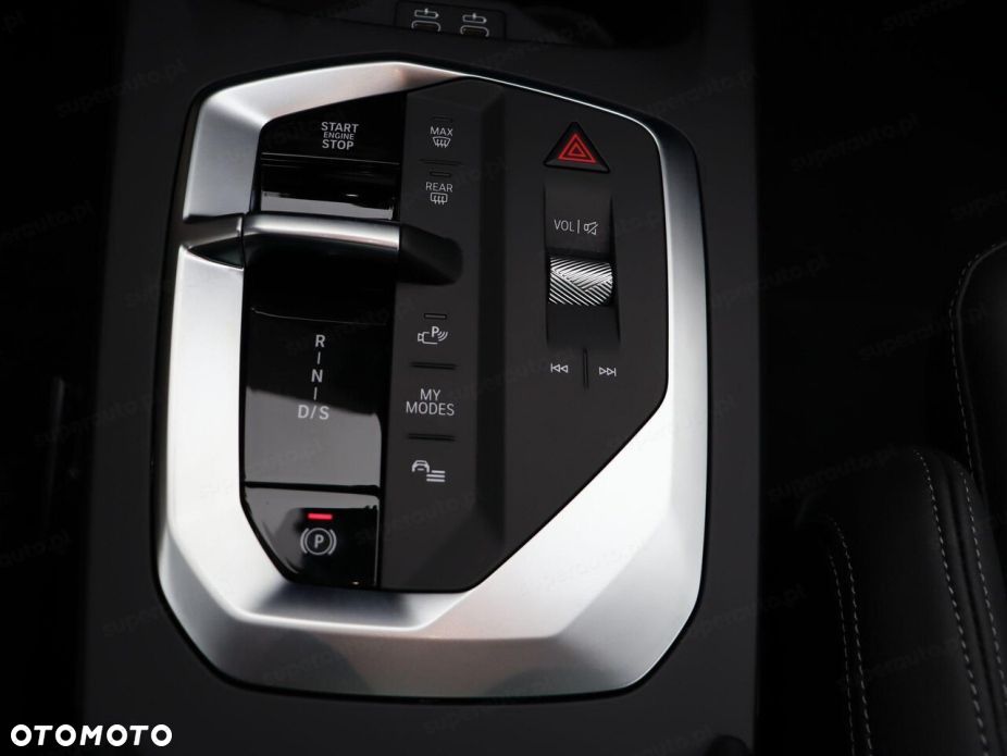 BMW Seria 1 120 mHEV - 13