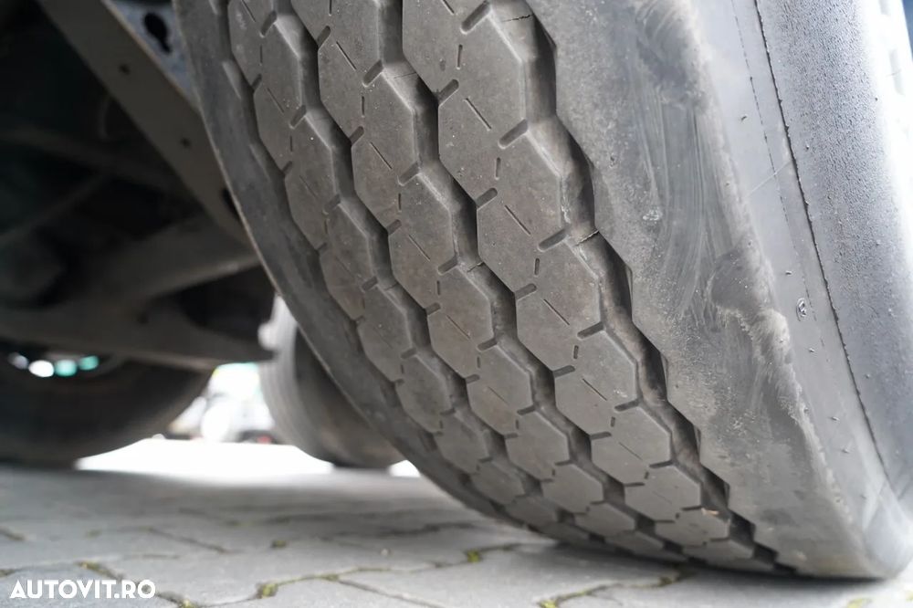 Trouillet / SEMIREMORCĂ FURGON / KOFFER / PODEA RANFORSATĂ / AXĂ RIDICABILĂ / AXE SAF / - 23