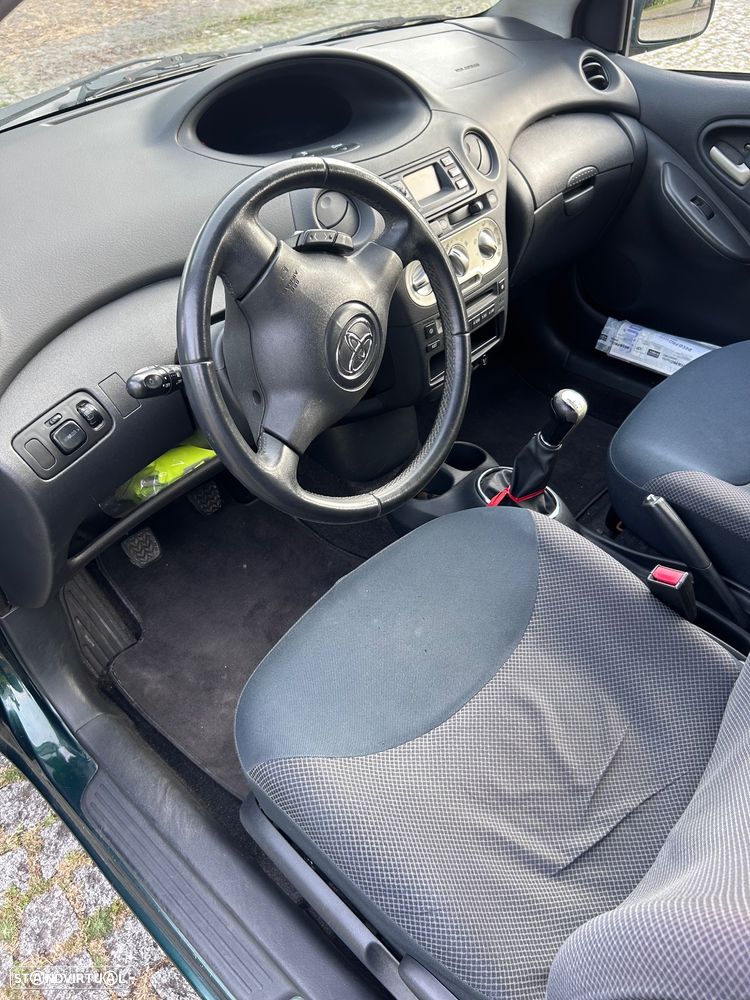 Toyota Yaris - 1