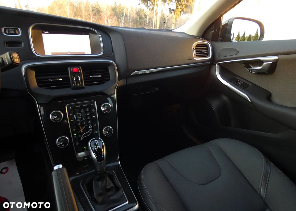 Volvo V40 Cross Country D2 Drive-E Momentum - 32
