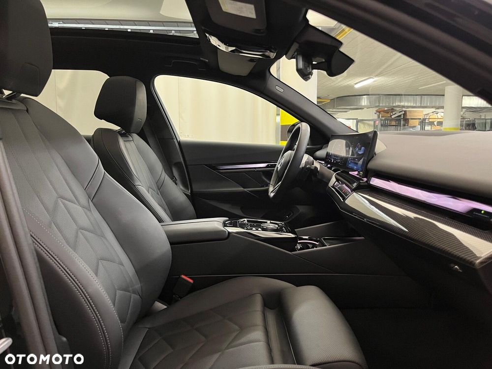 BMW Seria 5 520i mHEV M Sport - 39