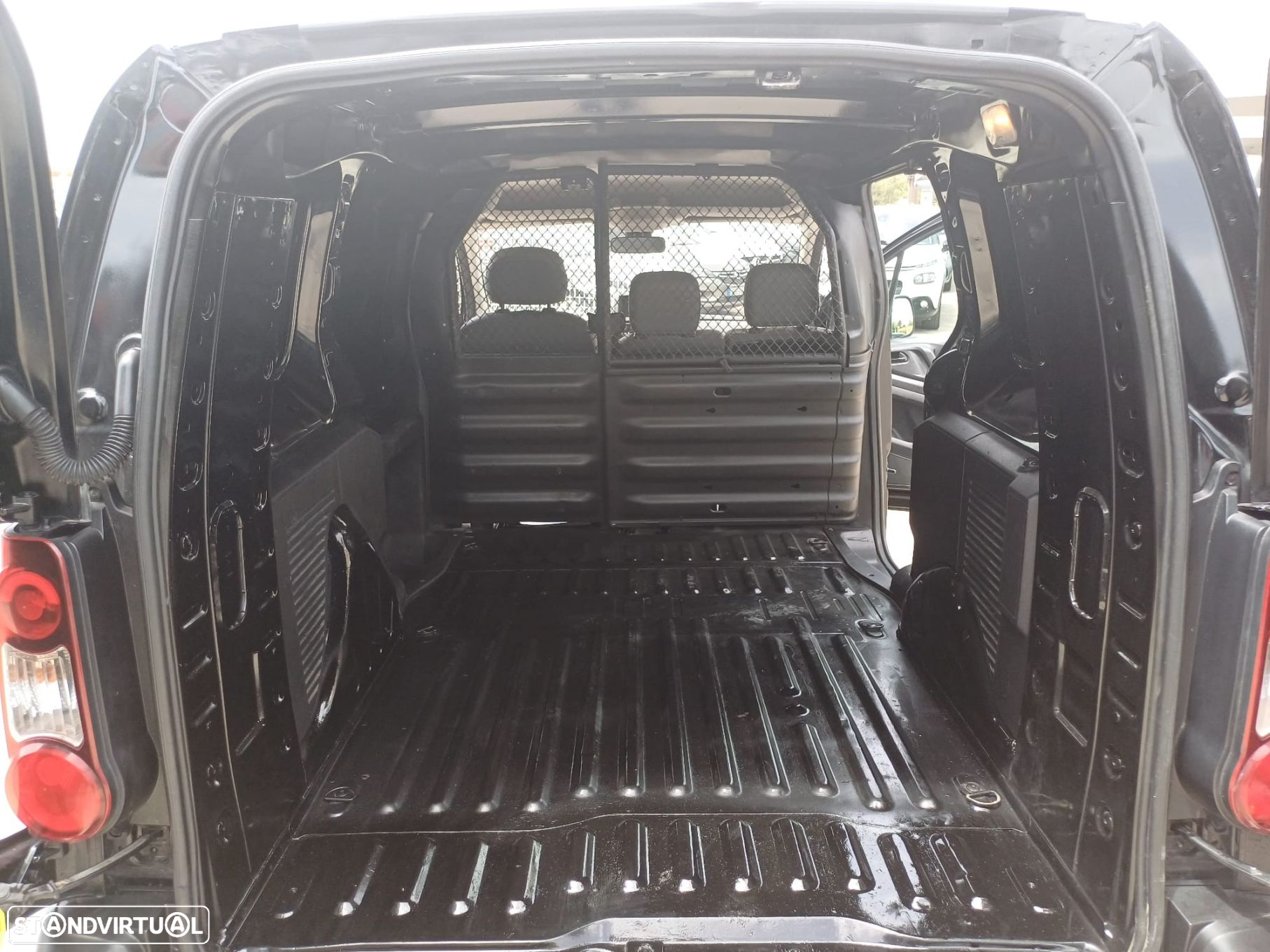 Citroën Berlingo 1.6 HDi Automática 3 Lug. - 37