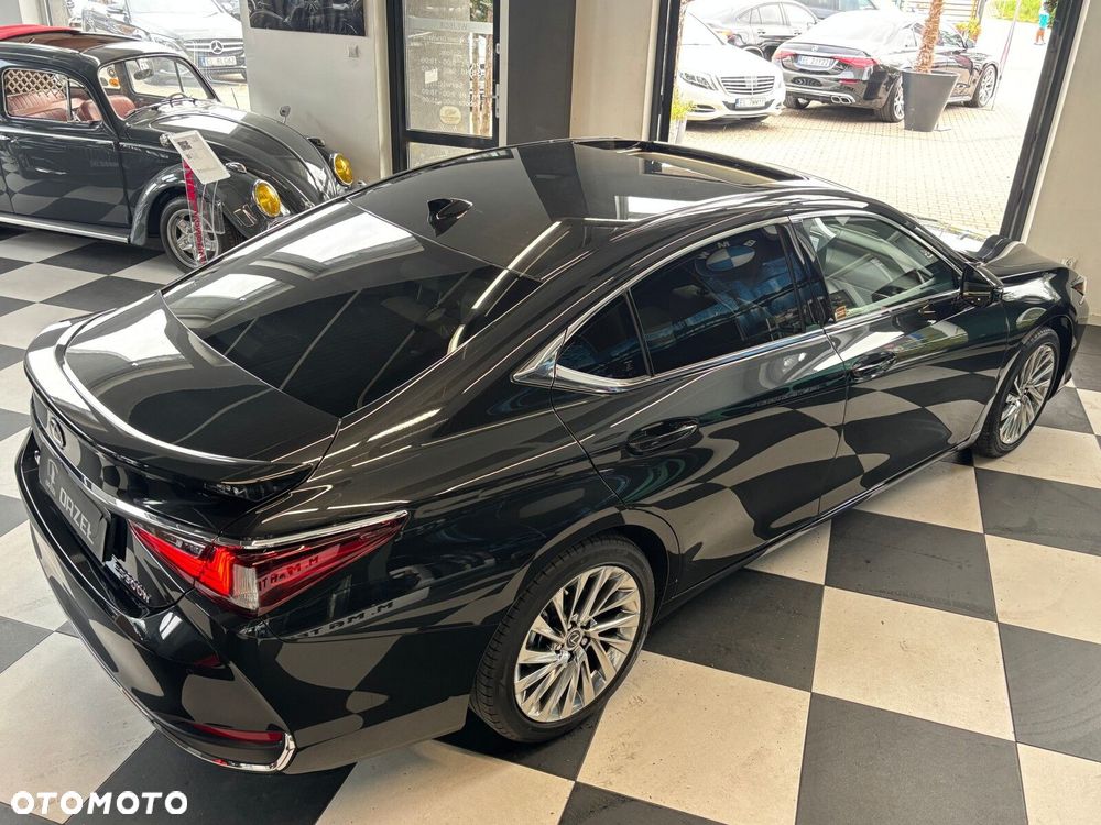 Lexus ES - 5
