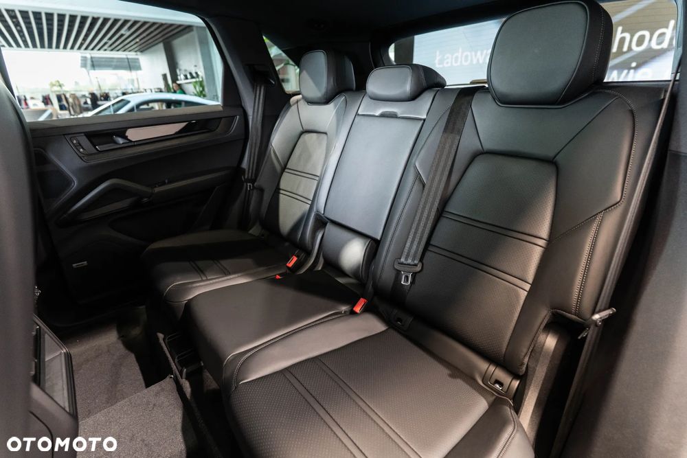 Porsche Cayenne E-Hybrid PHEV Black Edition - 12