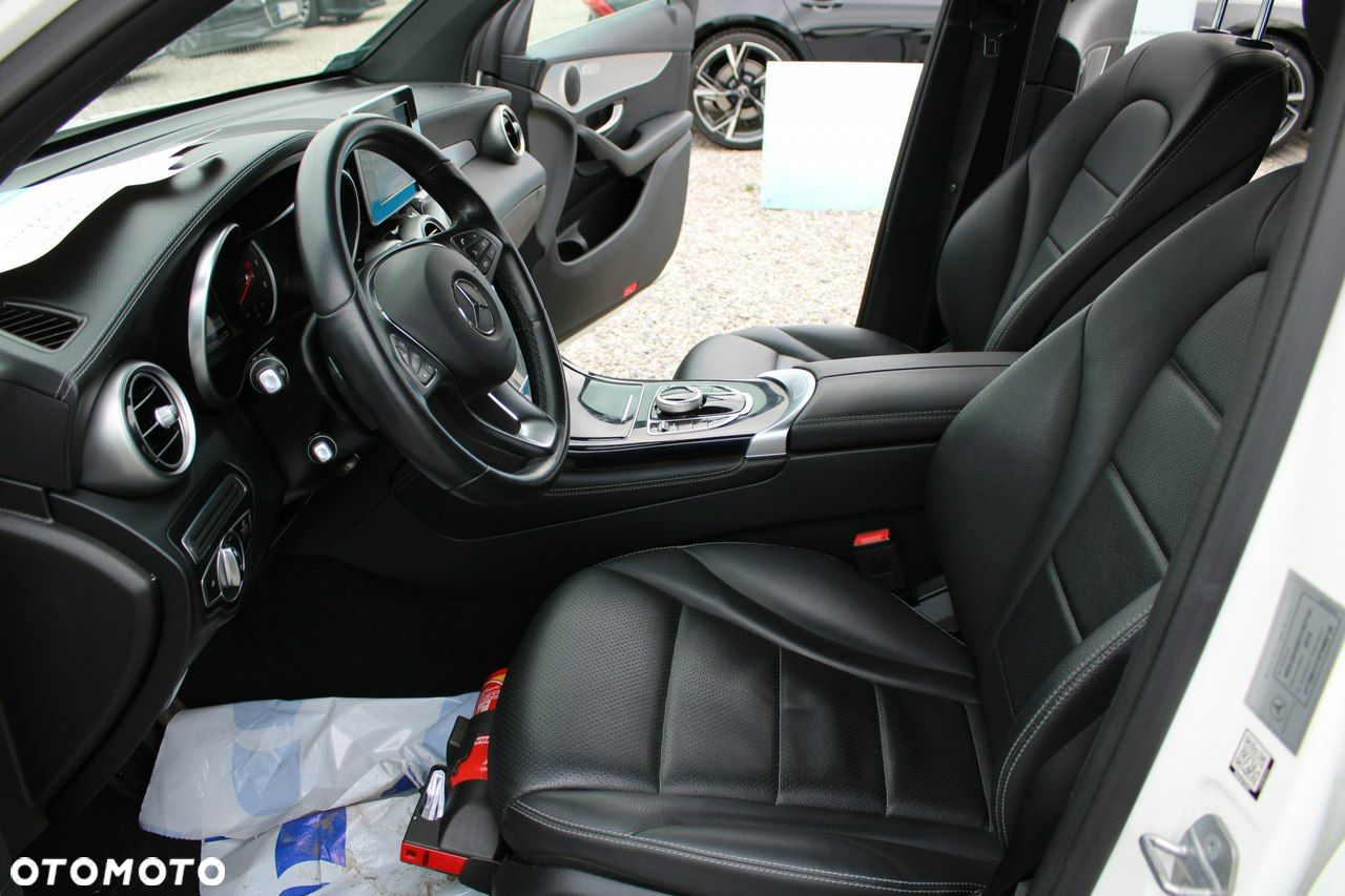 Mercedes-Benz GLC - 38