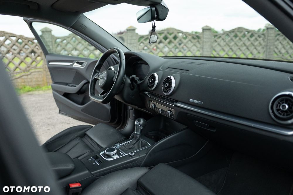 Audi A3 Sportback 1.4 TFSI E-tron Attraction e-S tronic - 19