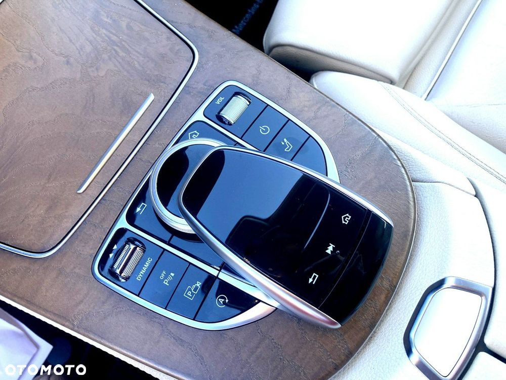 Mercedes-Benz Klasa E - 33