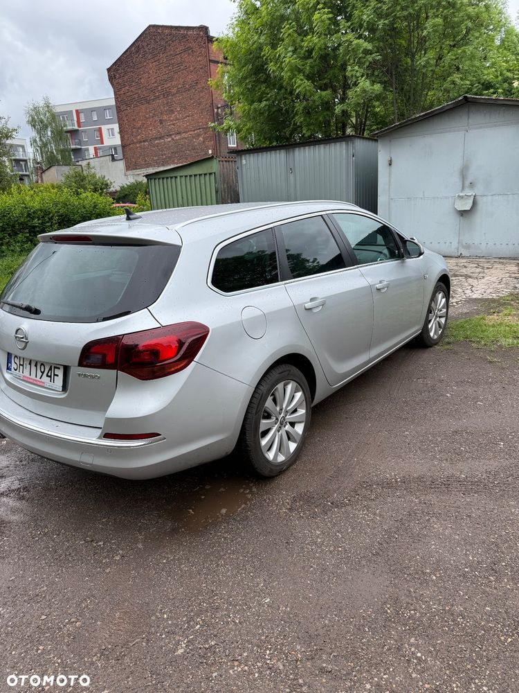 Opel Astra 1.4 Turbo Cosmo - 4