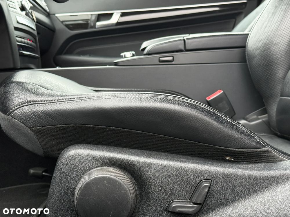 Mercedes-Benz Klasa E 220 CDI 7G-TRONIC - 29