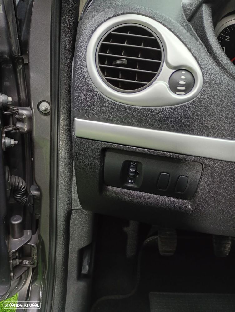 Renault Clio 1.2 16V Dynamique - 17