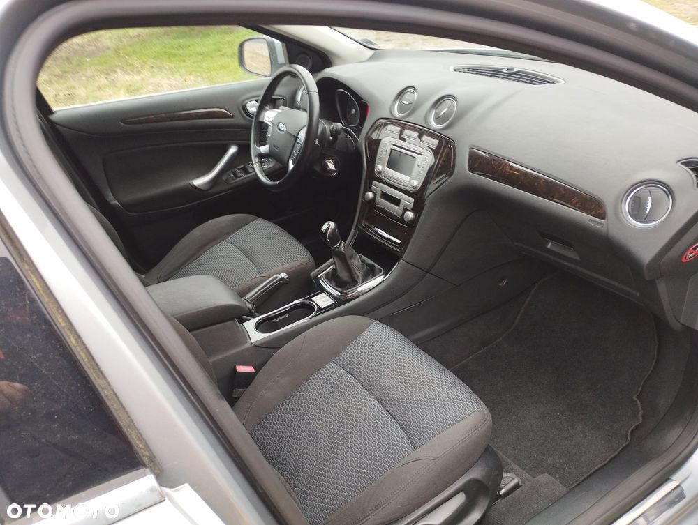 Ford Mondeo SW 2.0 Ghia Executive - 9