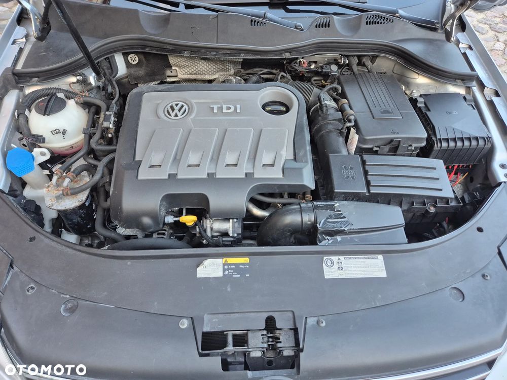 Volkswagen Passat 2.0 TDI DSG BlueMotion Technology Highline - 16