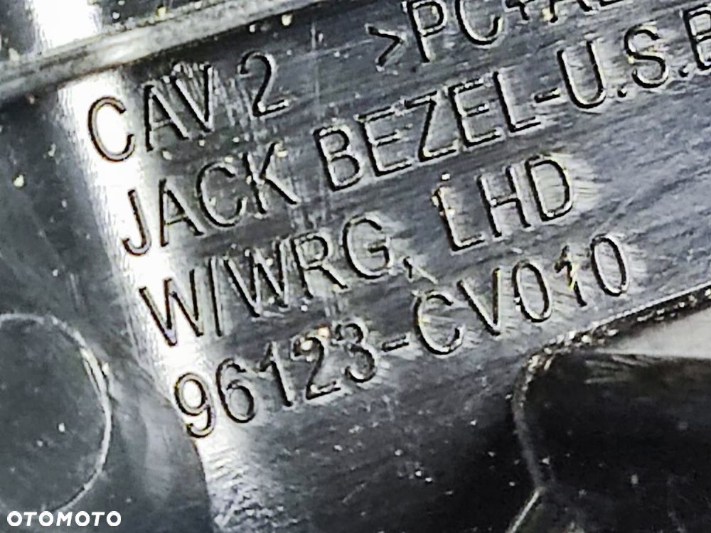 KIA EV6 od 2021r Gniazdo USB Zapalniczki - 6