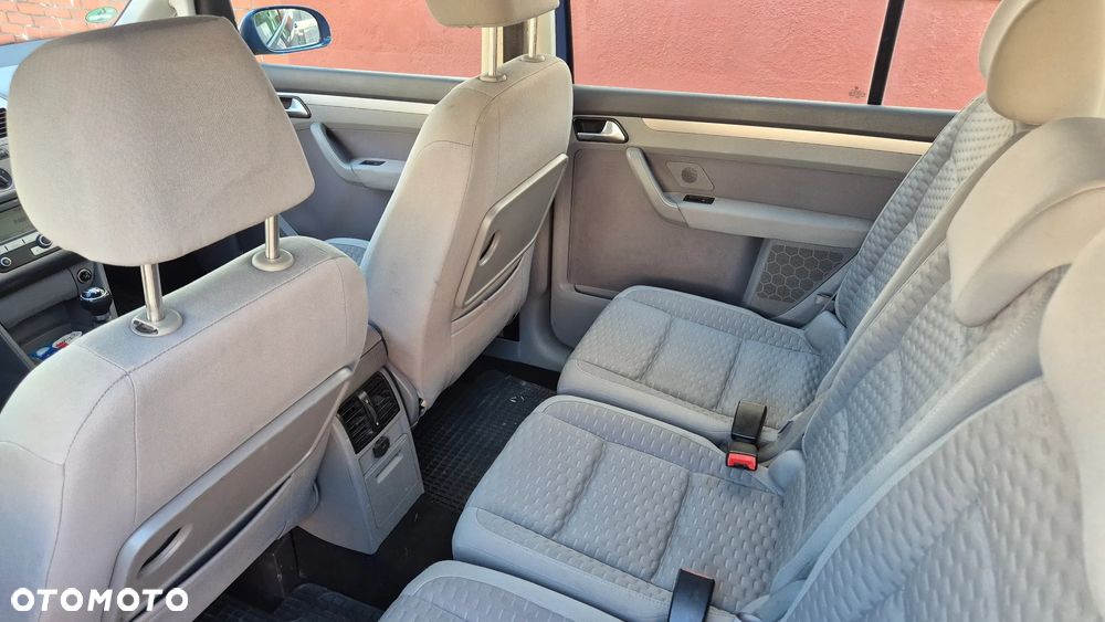 Volkswagen Touran 2.0 TDI DPF Trendline - 9