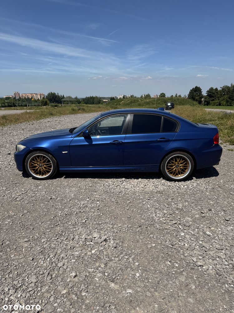 BMW Seria 3 320i - 8