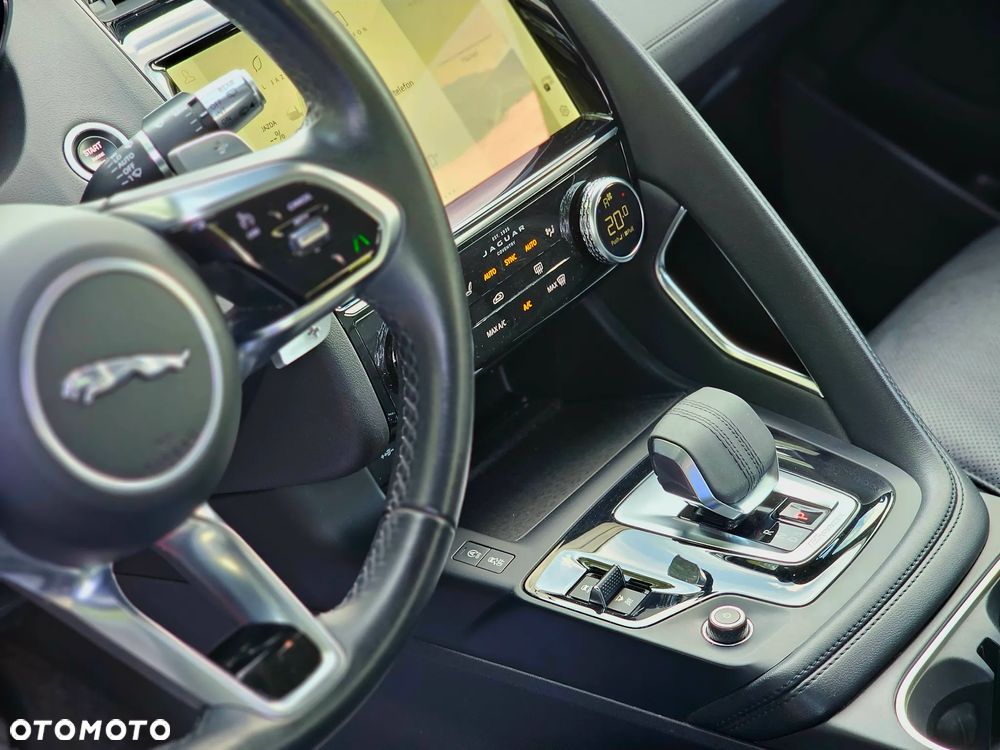 Jaguar E-Pace 1.5 P160 mHEV S - 15