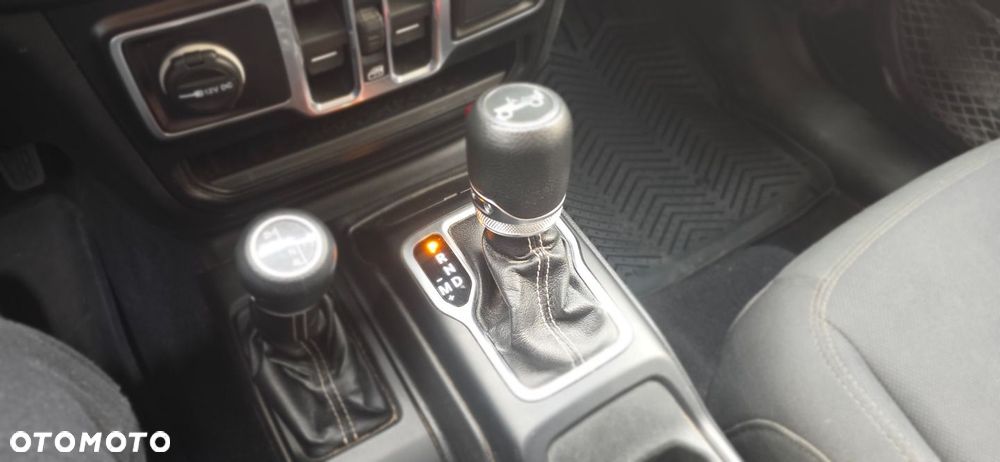 Jeep Wrangler - 22