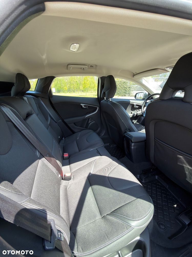 Volvo V40 T2 Momentum - 13