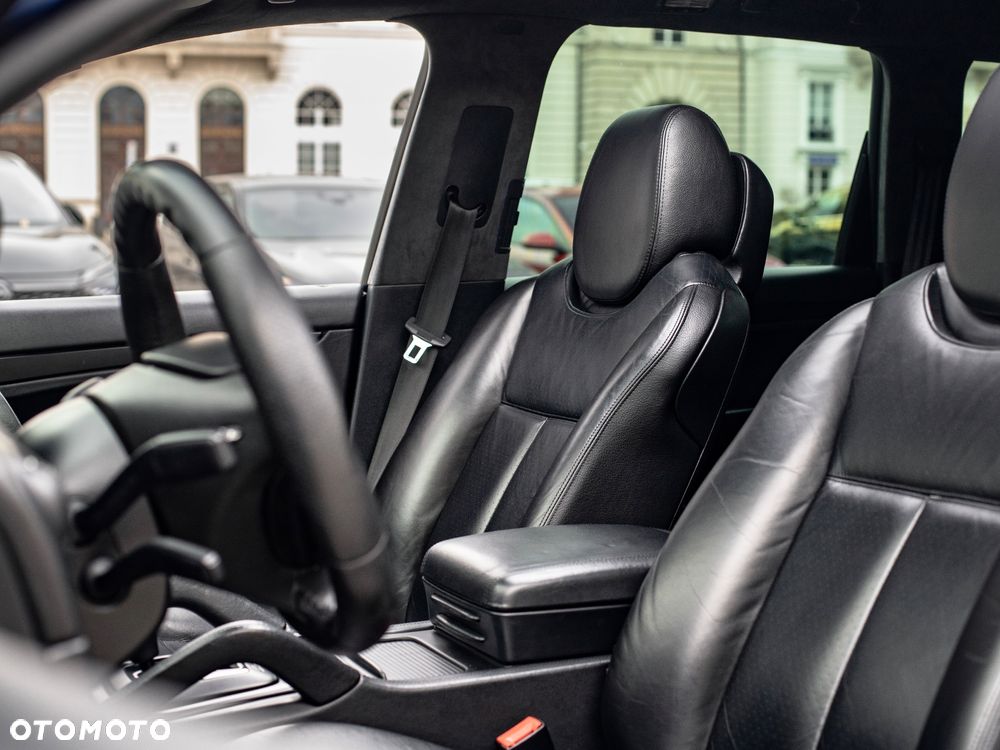 Porsche Cayenne - 25