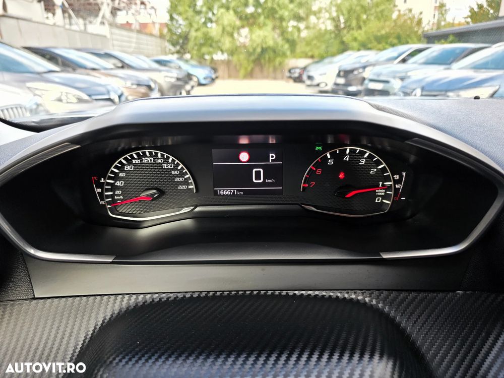 Peugeot 2008 1.5 BlueHDI 130 S&S EAT8 Allure - 27
