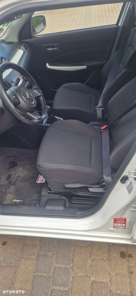 Suzuki Swift 1.2 SHVS Premium Plus - 9