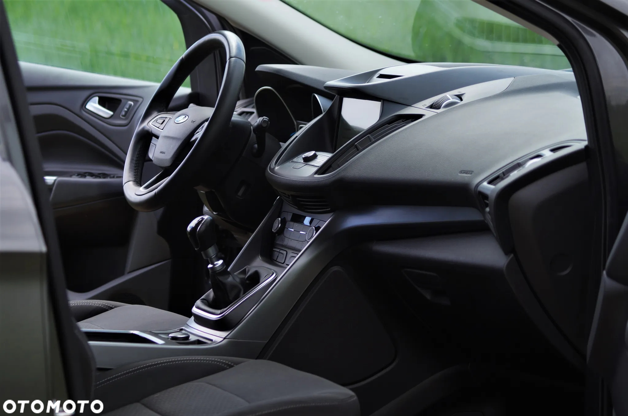 Ford Kuga - 24