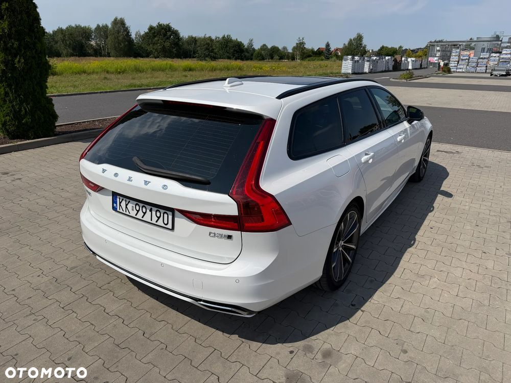 Volvo V90 D5 SCR AWD R-Design - 5