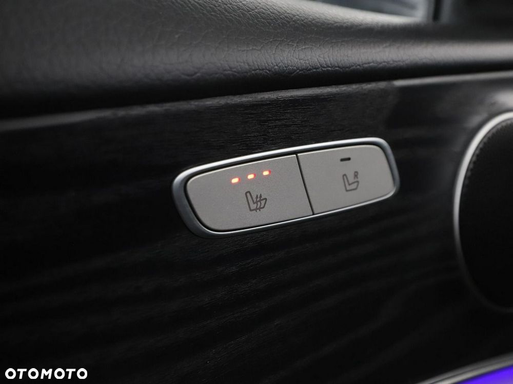 Mercedes-Benz Klasa E 220 d 4-Matic All-Terrain - 38