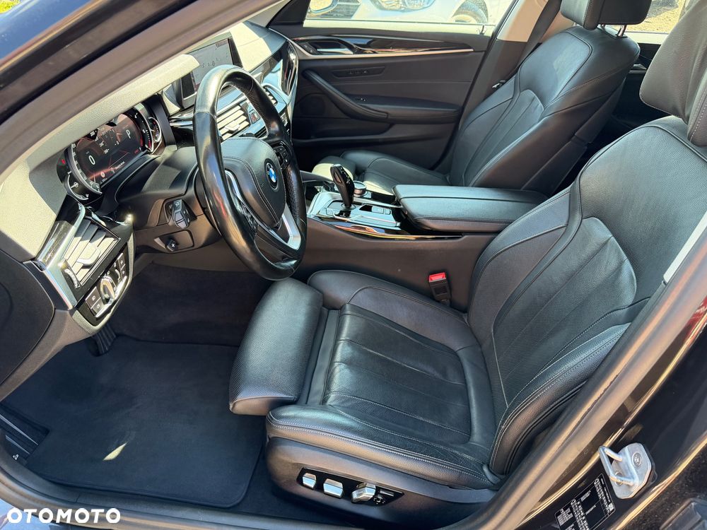BMW Seria 5 520d M Sport Edition - 6