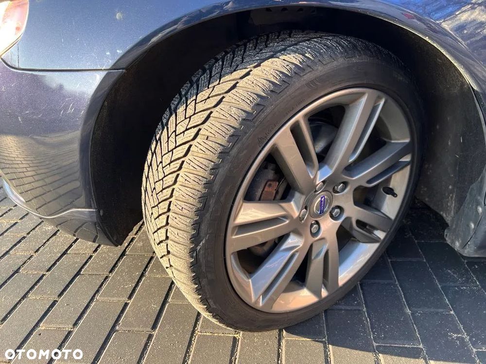 Volvo V70 D5 AWD Summum - 4