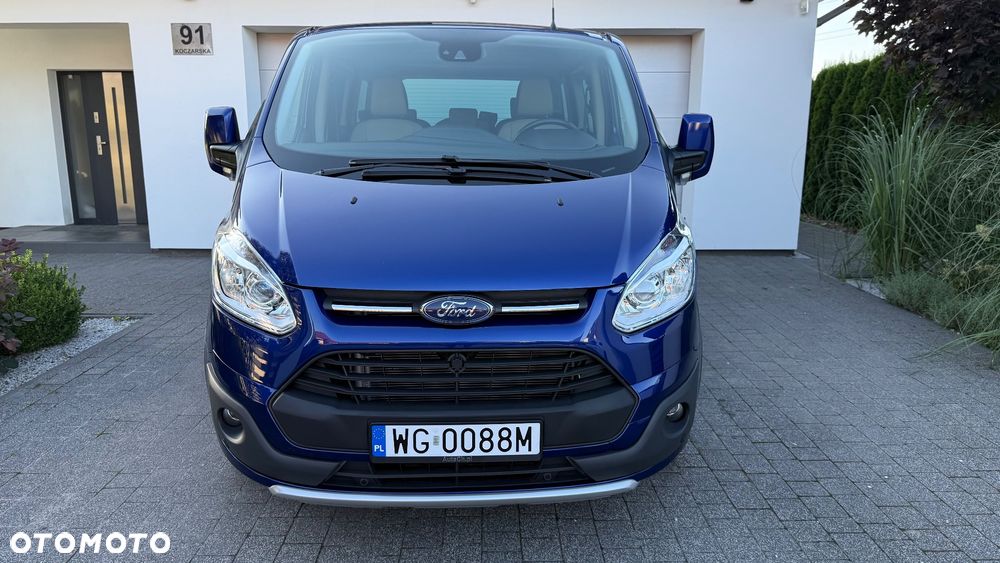 Ford Tourneo Custom - 11