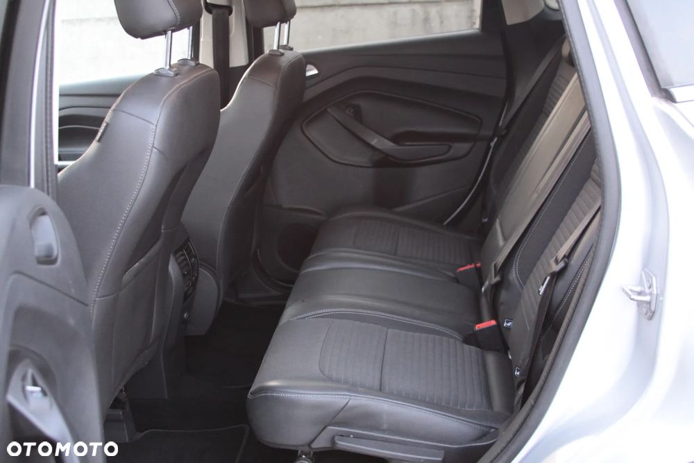 Ford Kuga 2.0 TDCi 2x4 Titanium - 19