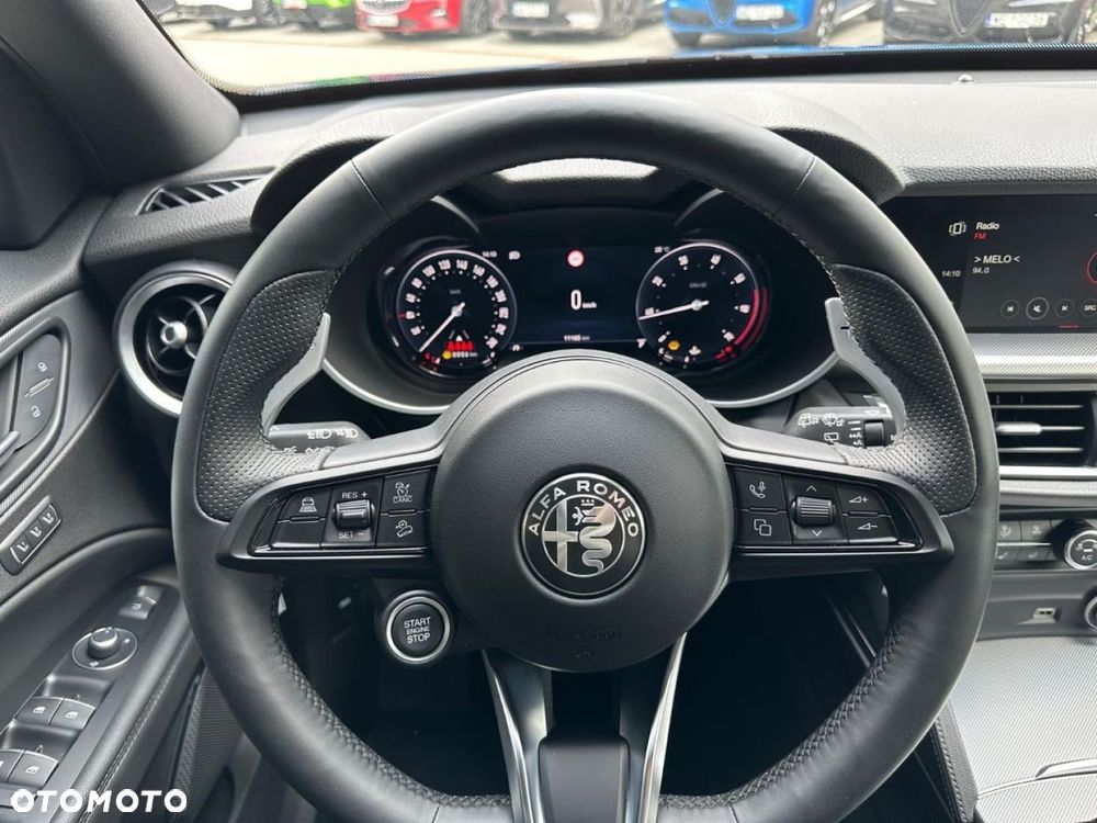 Alfa Romeo Stelvio - 12