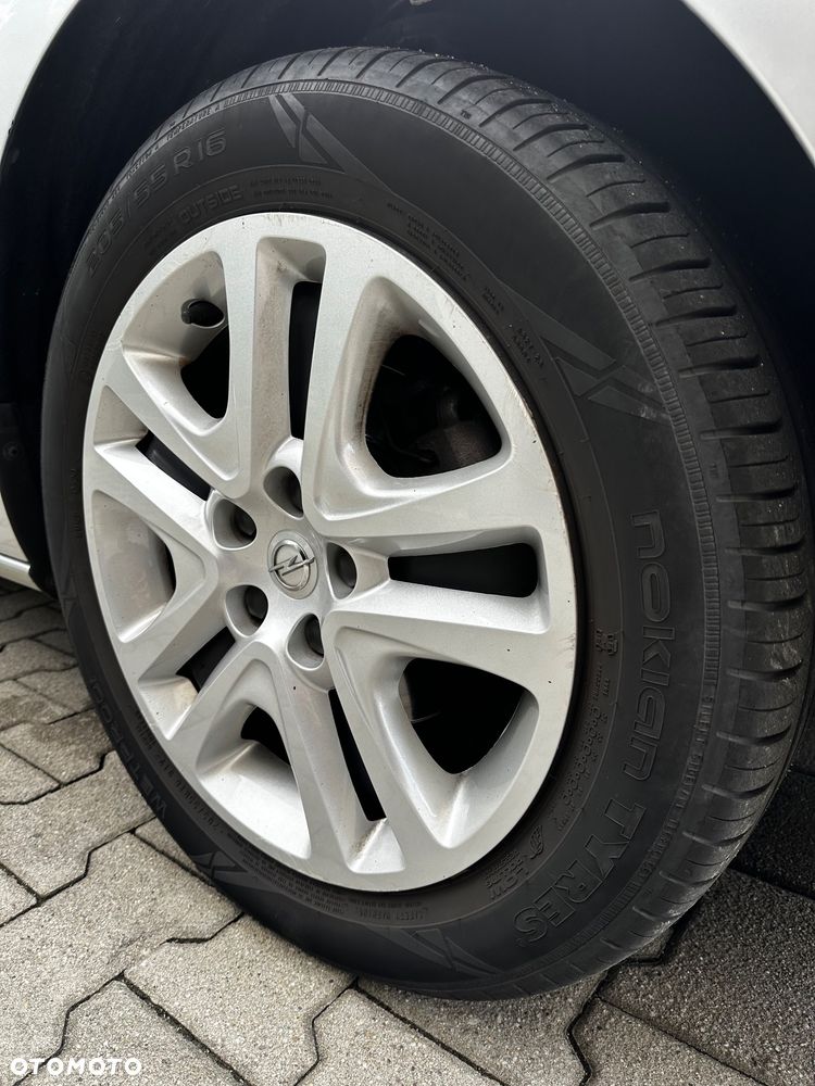 Opel Astra - 38