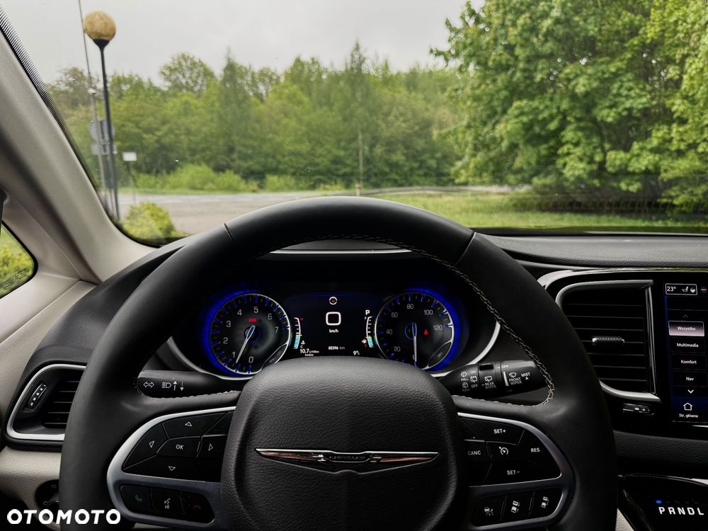 Chrysler Pacifica - 7